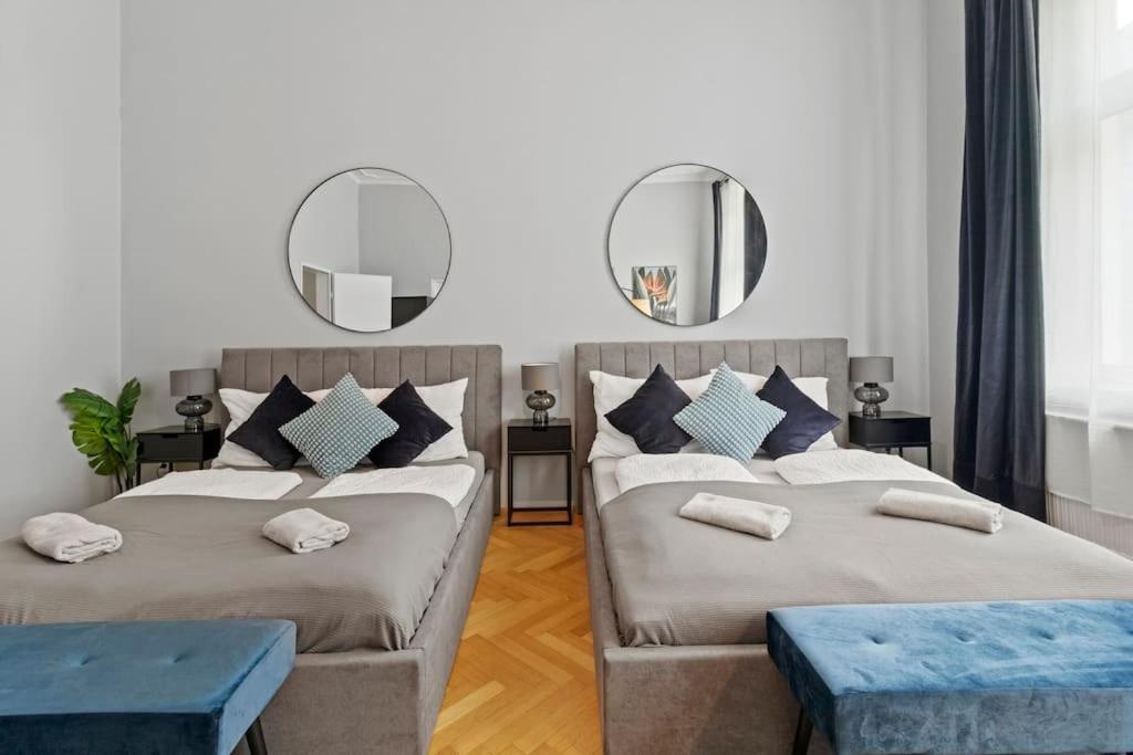 Very Spacious 4br Close To Matzleinsdorferplatz Apartament