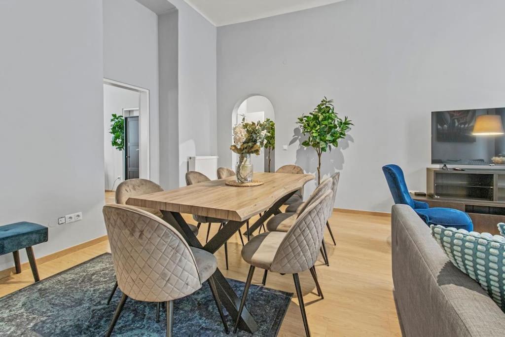 Apartament Very Spacious 4br Close To Matzleinsdorferplatz